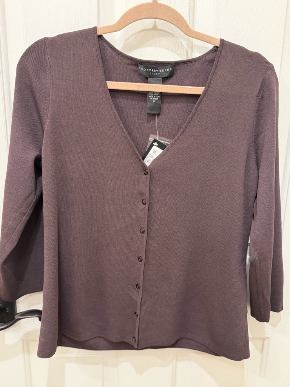 NWT Geoffrey Beene Women’s Espresso V-Neck Button Front Top